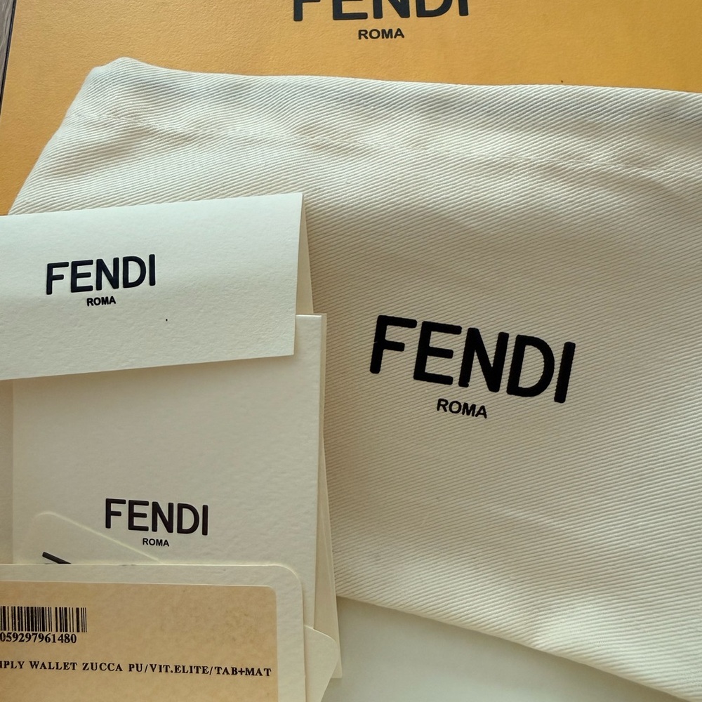 Fendi Zucca Wallet with Red Saffiano Leather - Picture 4 of 4